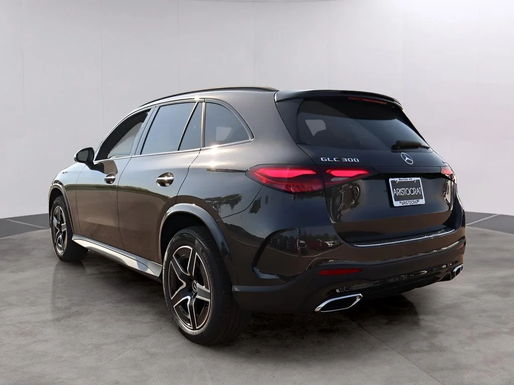 New 2026 Graphite Grey Metallic Mercedes-Benz GLC 300 image 5