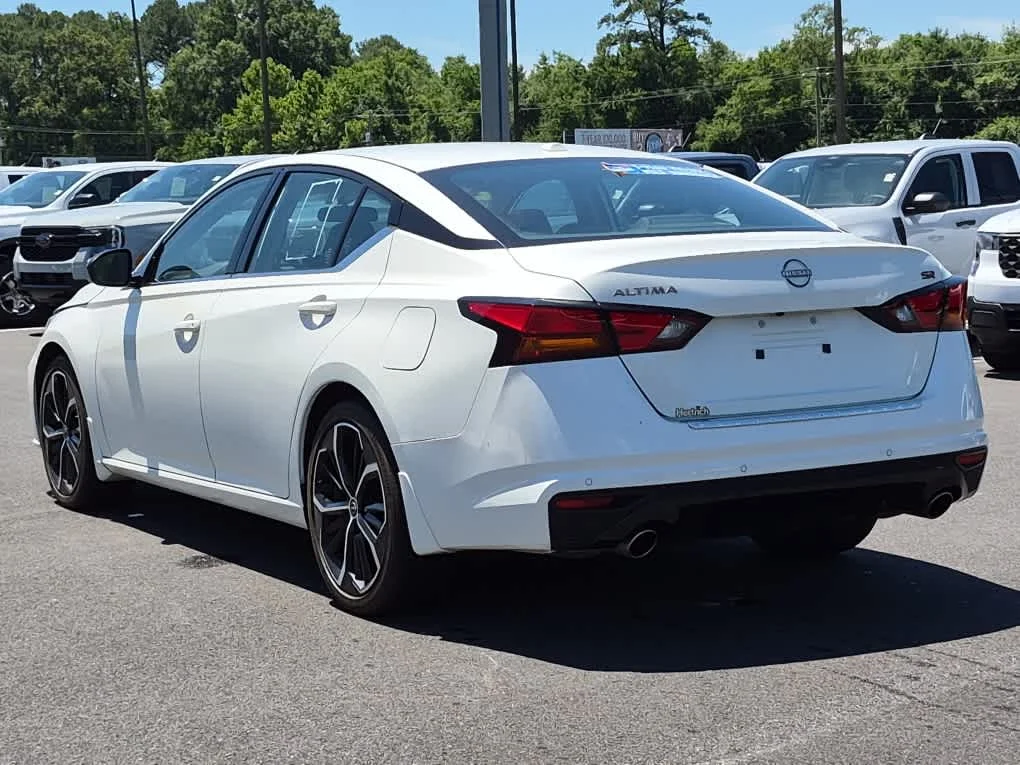 Certified Used 2023 Pearl White Tricoat Nissan 2.5 SR image 4