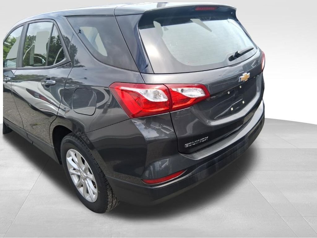 Used 2019 Gray Chevrolet LS image 5