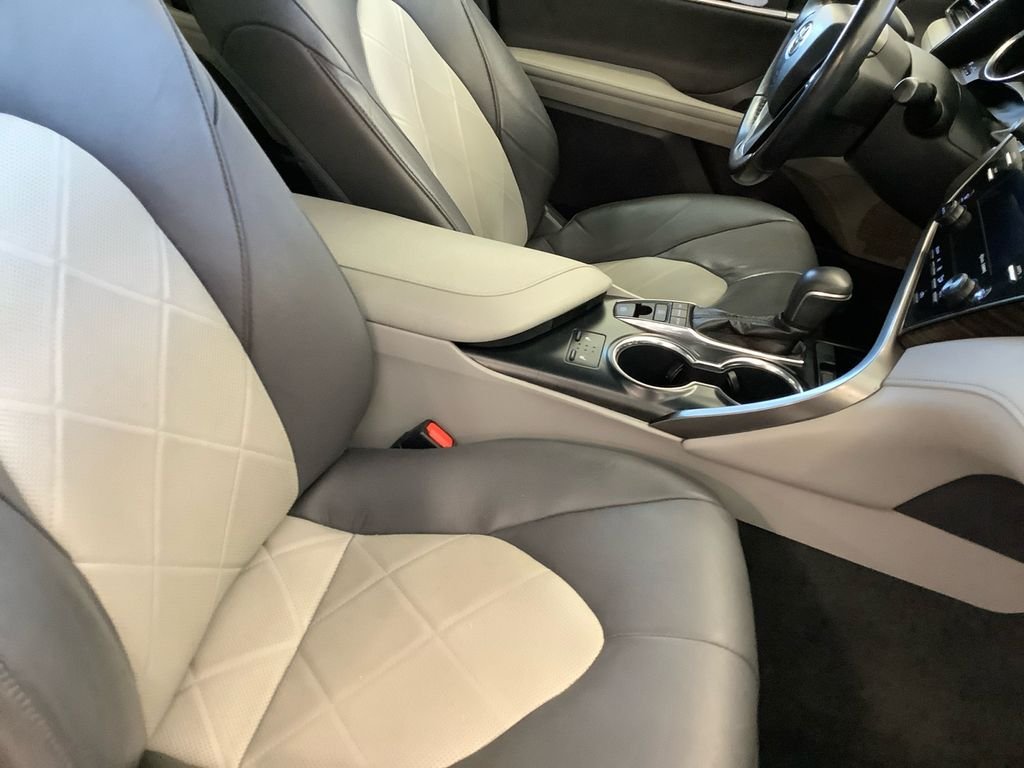 Used 2019 Gray Toyota XLE image 14