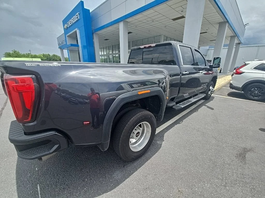 Used 2020 CARBON BLACK METALLIC GMC Denali image 11