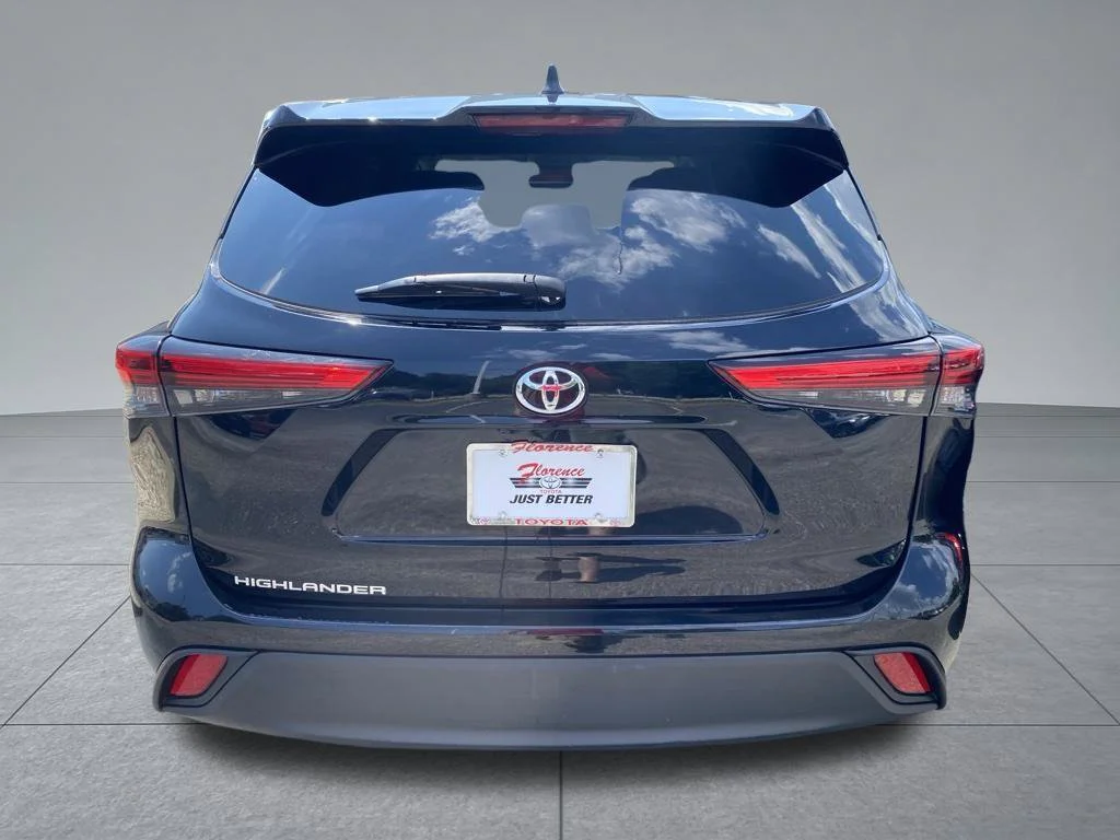 Used 2023 Black Toyota L image 11