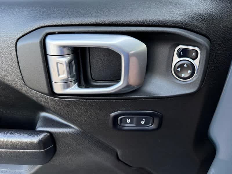 Used 2024 Anvil Clear Coat Jeep Sport S image 26