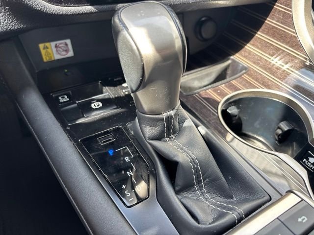 Used 2021 Black Lexus 450h image 29