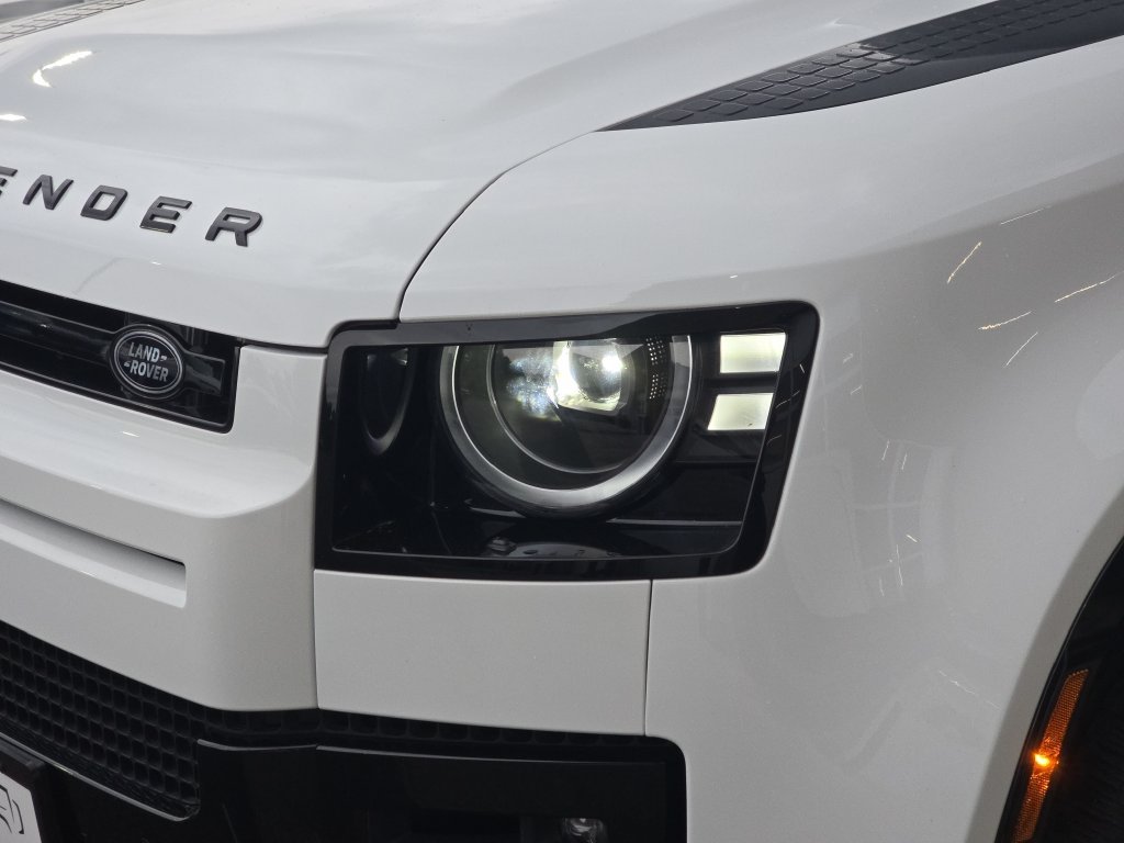 2026 Land Rover Defender V8 - Photo 21