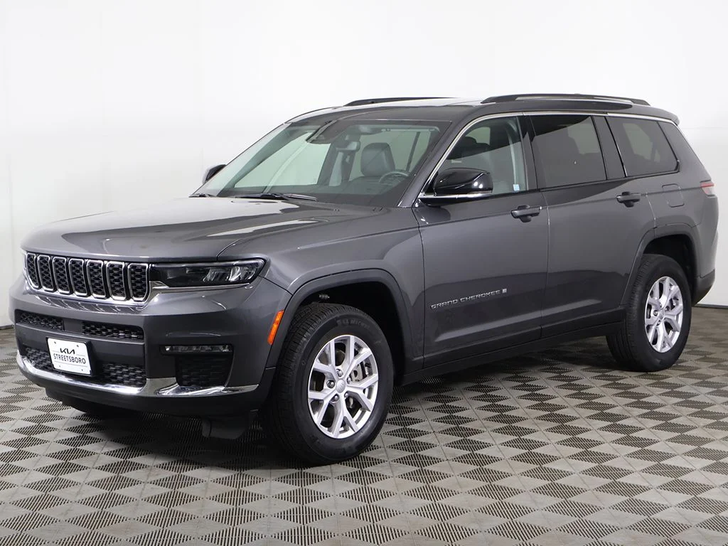Used 2022 Gray Jeep Limited image 12