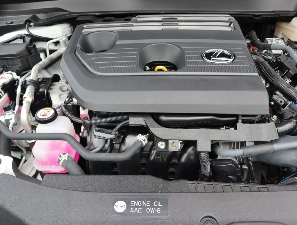 Used 2025 White Lexus 300h image 12