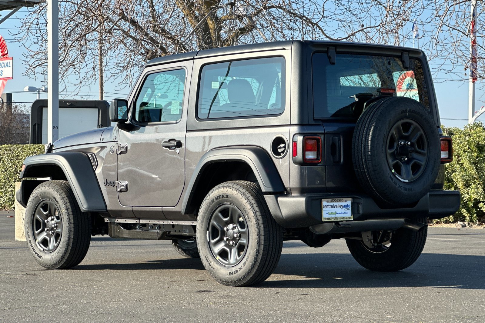 New 2026 Granite Crystal Metallic Clearcoat Jeep Sport image 6