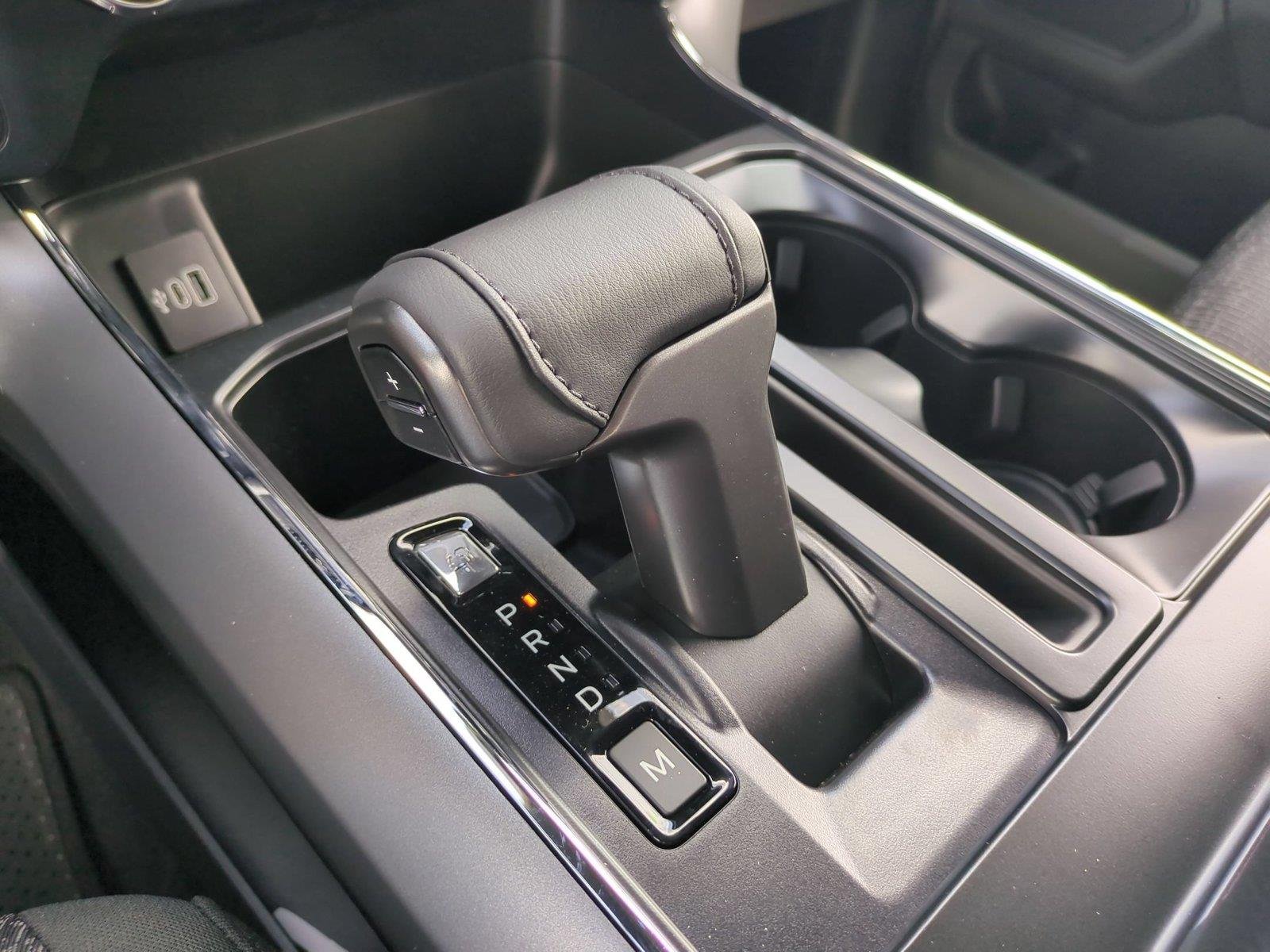 New 2026 Oxford White Ford XLT image 28