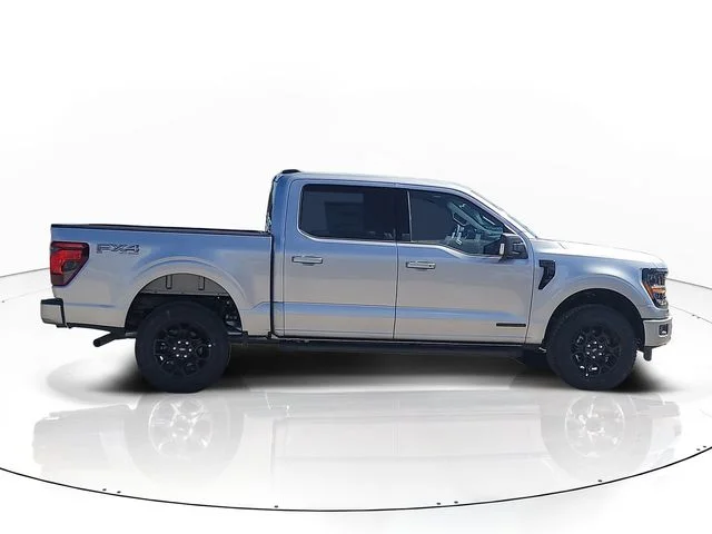 New 2026 Silver Metallic Ford XLT image 4
