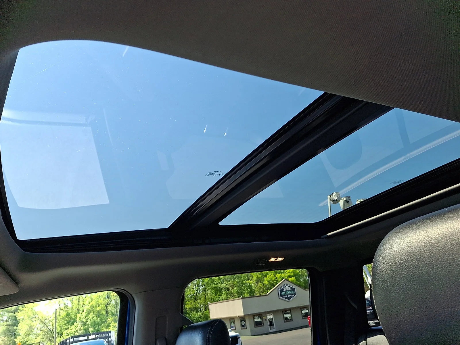 Used 2020 Velocity Blue Metallic   E7 Ford LARIAT image 21