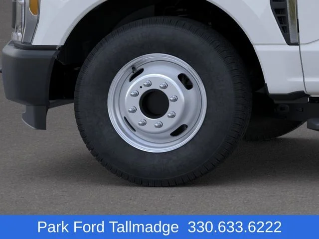 2025 Ford F-350 Super Duty Chassis Cab XL - Photo 19