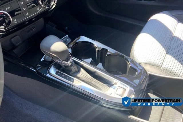New 2025 Summit White Chevrolet LT image 9