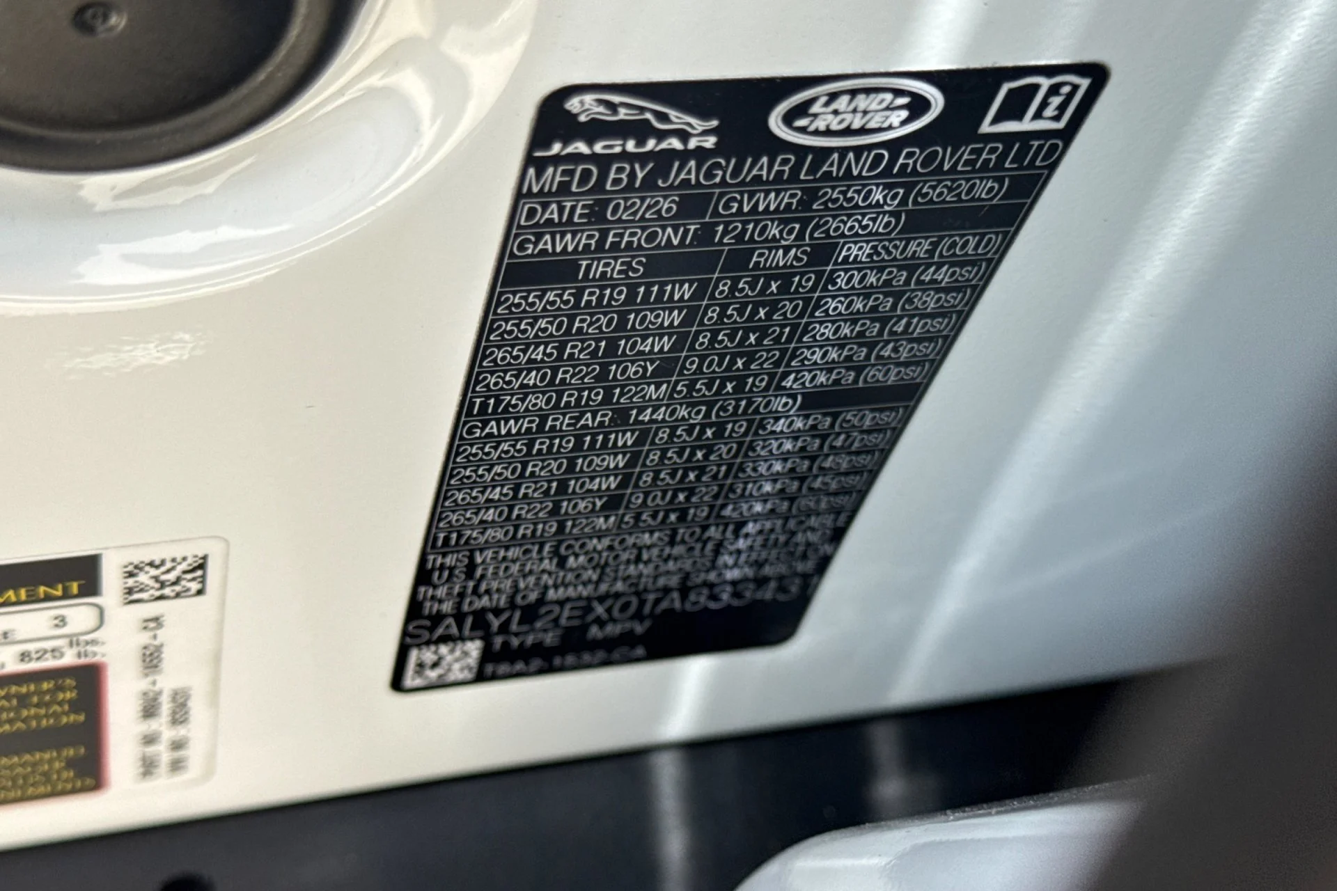 New 2026 Fuji White Land Rover Dynamic SE image 28