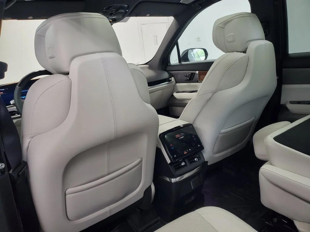 2027 Cadillac VISTIQ Sport - Photo 29