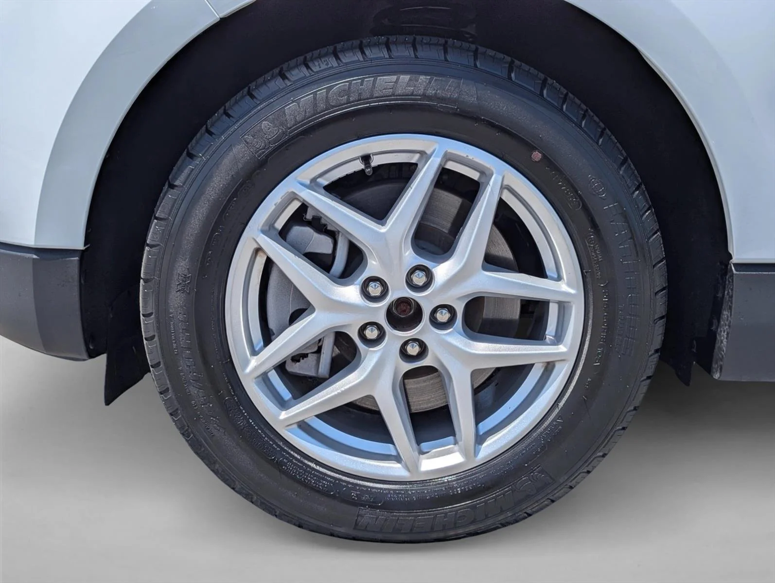 Used 2024 Oxford White Ford SEL image 9