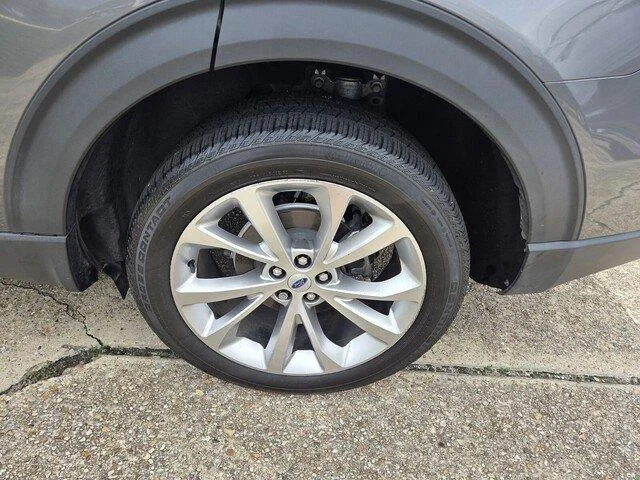 Used 2023 Carbonized Gray Metallic Ford Platinum image 27