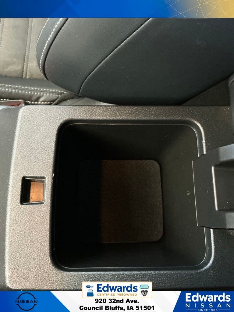 Used 2022 Blue Mitsubishi SE image 32