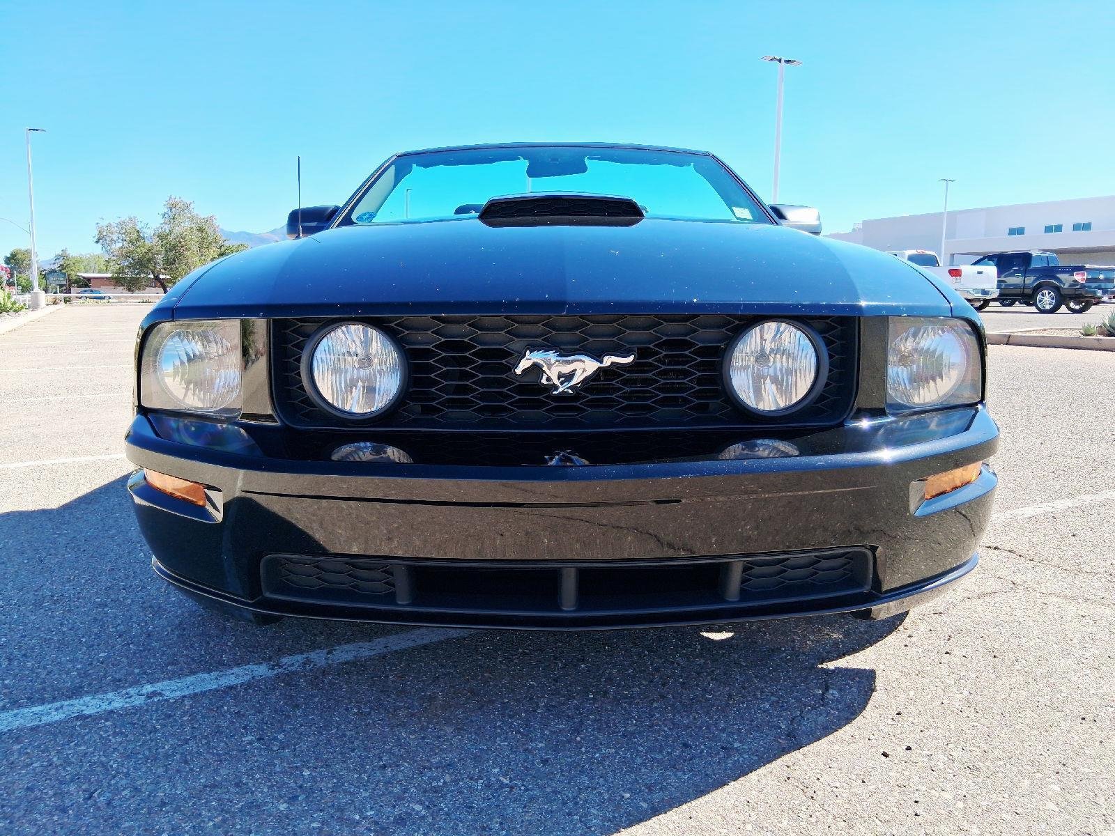 Used 2007  Ford GT Deluxe image 6