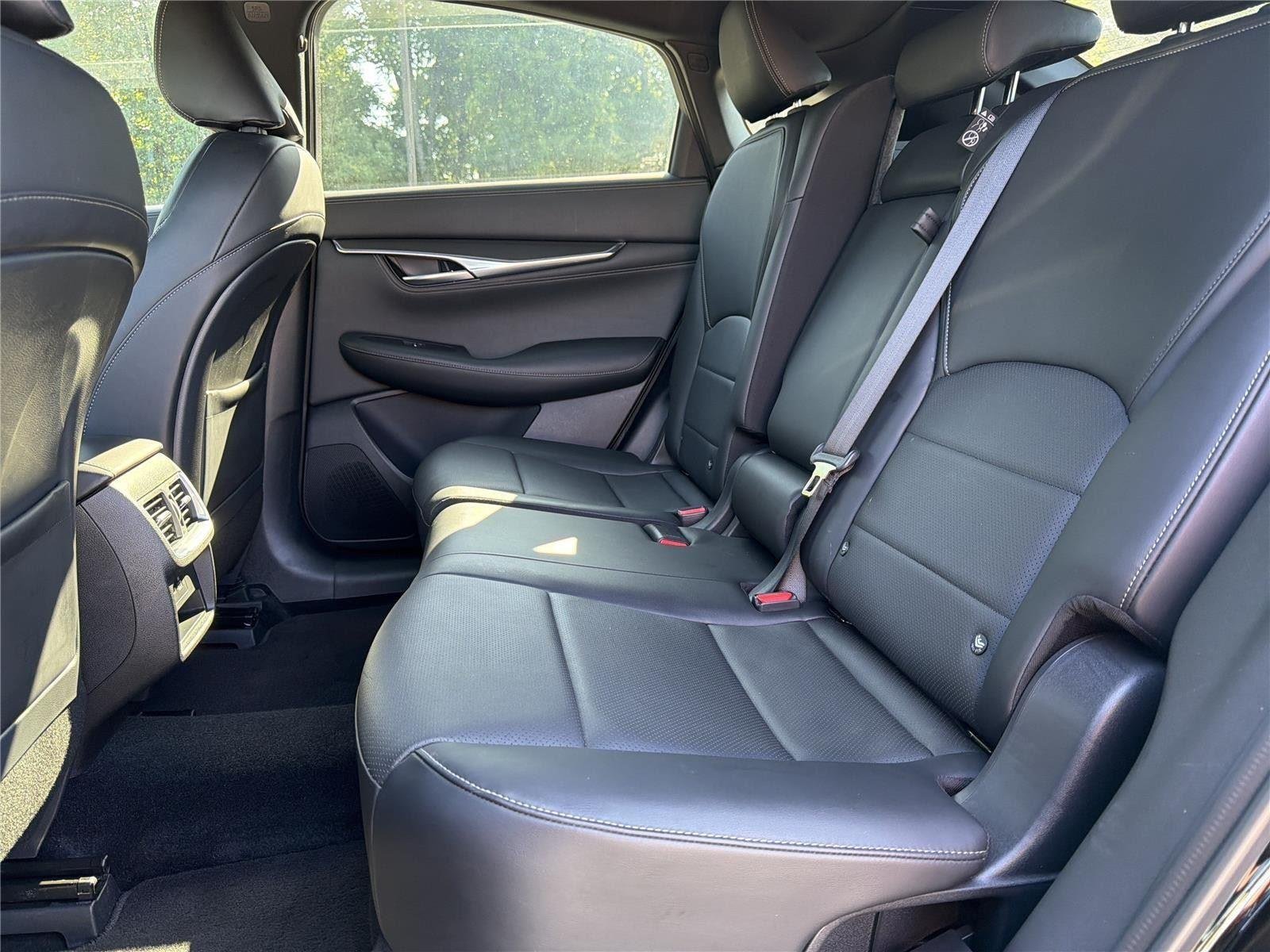 Used 2025 Black Obsidian INFINITI LUXE image 25