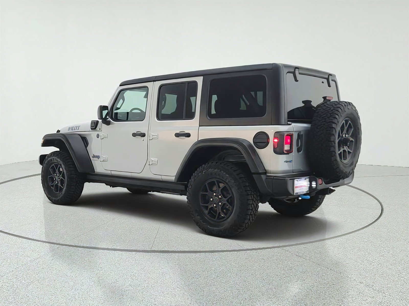 Used 2024 Silver Zynith Clearcoat Jeep Sport S image 7