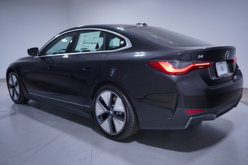New 2026 Black Sapphire Metallic BMW eDrive40 image 3