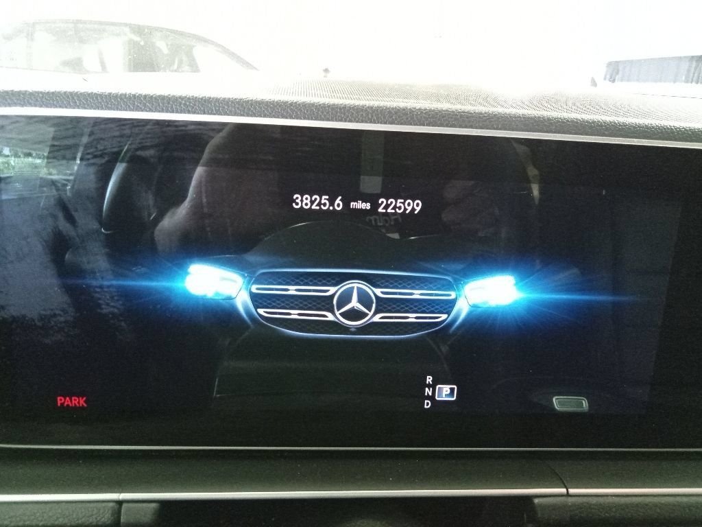 Used 2023 White Mercedes-Benz GLE 350 image 11