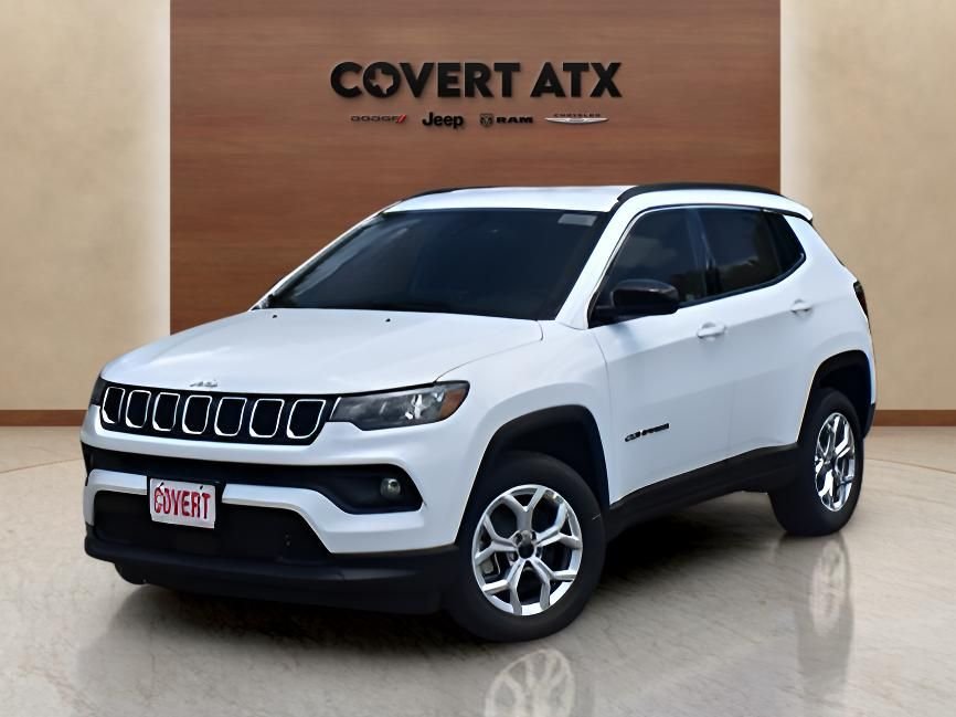 Used 2025 White Jeep Latitude image 1
