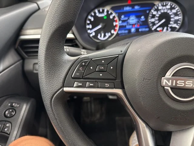 2025 Nissan Altima SV - Photo 22