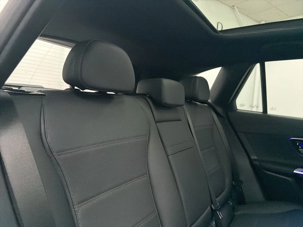 Used 2026 White Mercedes-Benz GLC 300 image 25