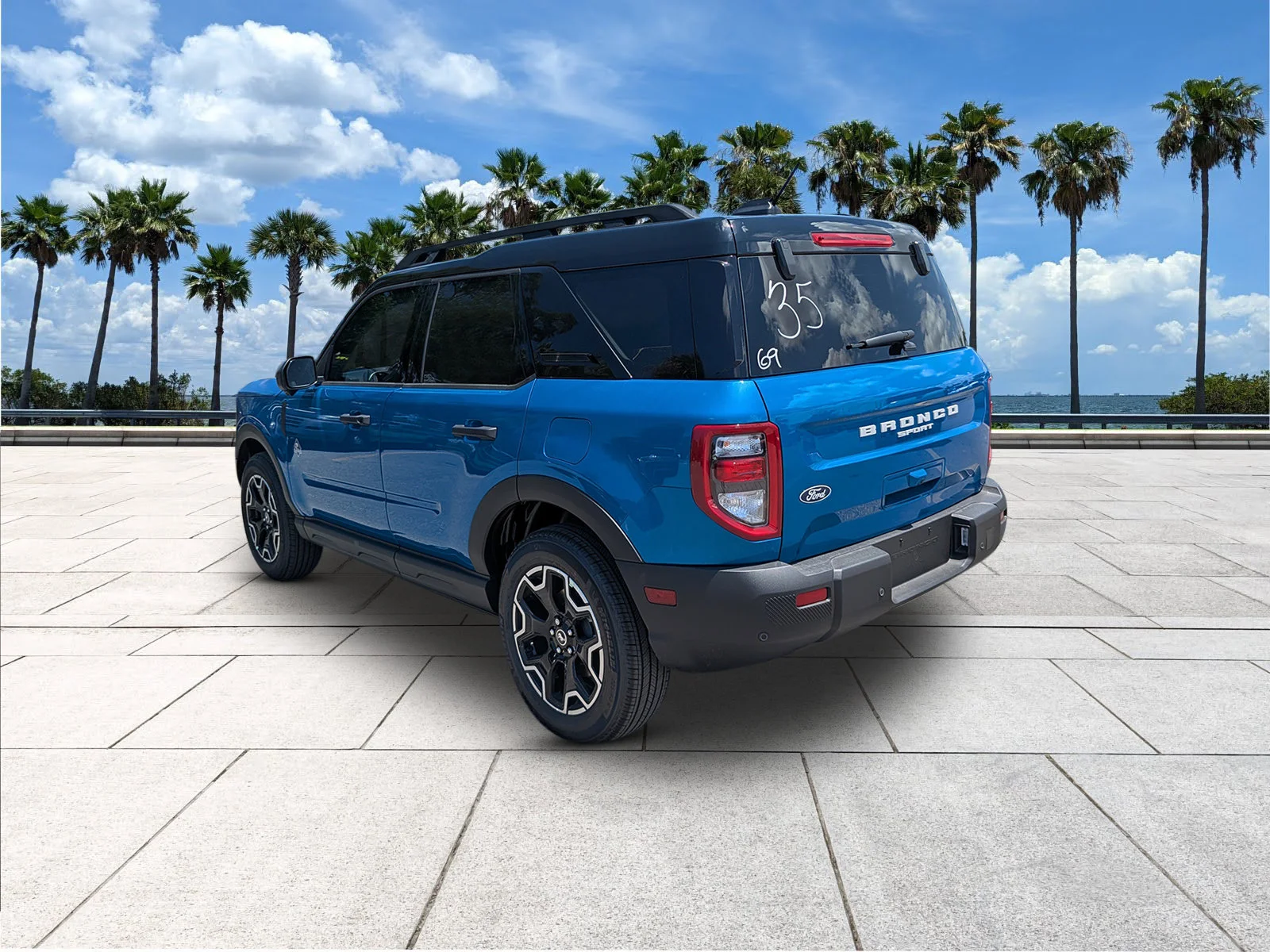 New 2026 Velocity Blue Metallic Ford Outer Banks® image 5