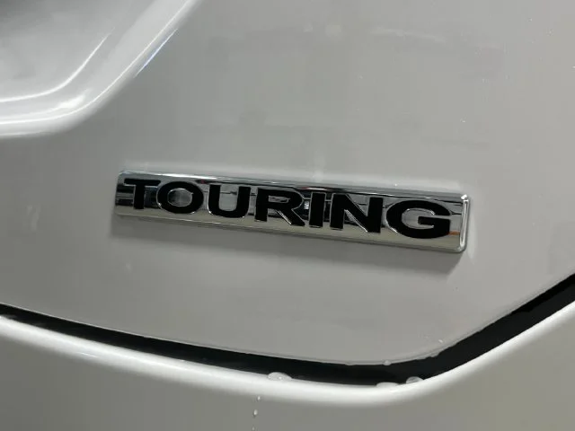 New 2026 Platinum White Pearl Honda Touring image 11
