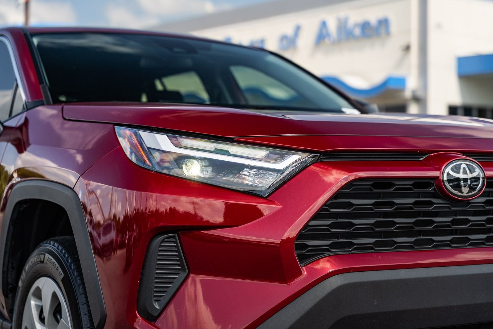 2023 Toyota RAV4 LE - Photo 10