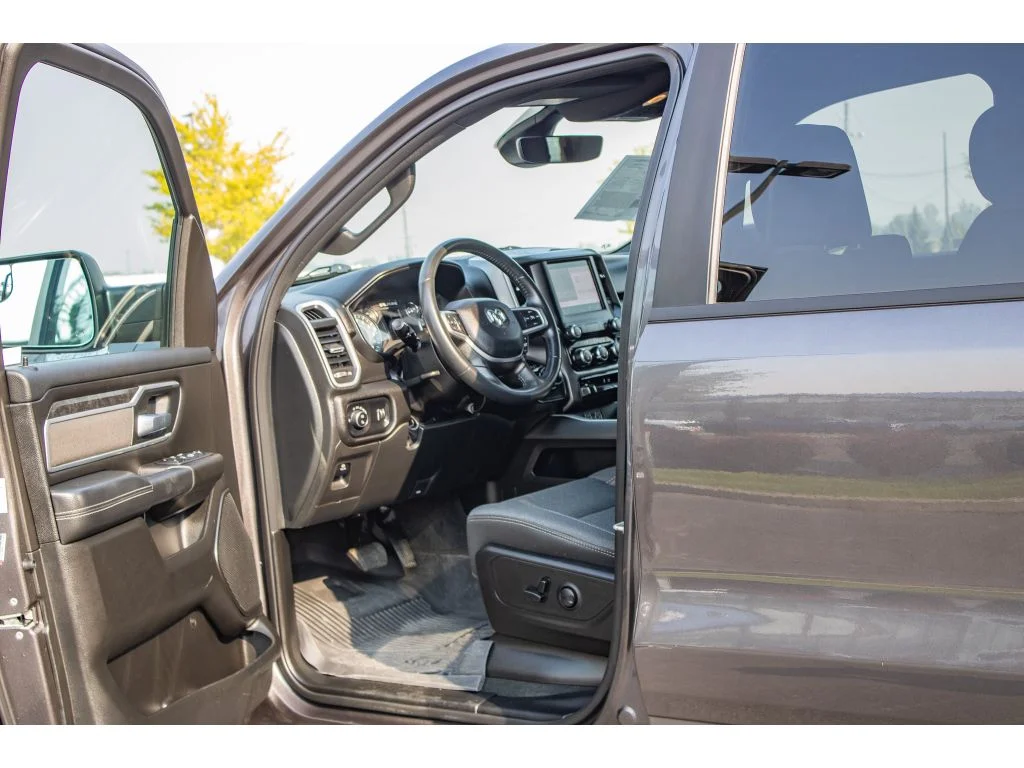 Used 2023 Granite Crystal Metallic Clearcoat Ram Big Horn image 26