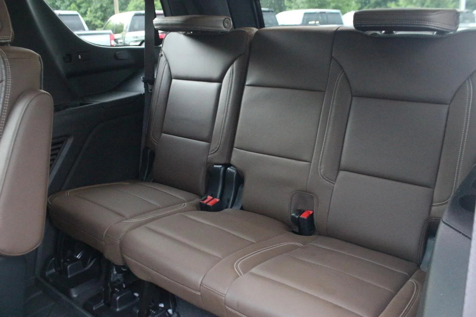 Used 2024 Iridescent Pearl Tricoat Chevrolet High Country image 39