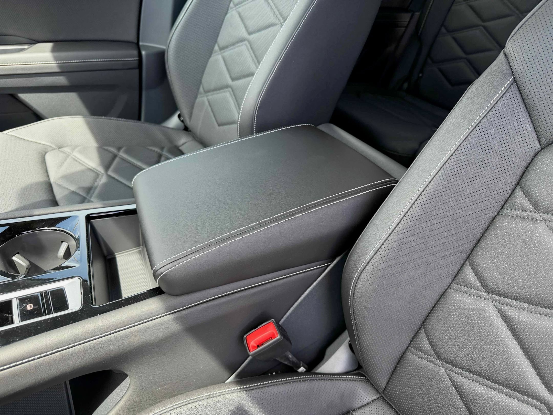New 2026 Green Volkswagen 2.0T SE w/Technology image 27