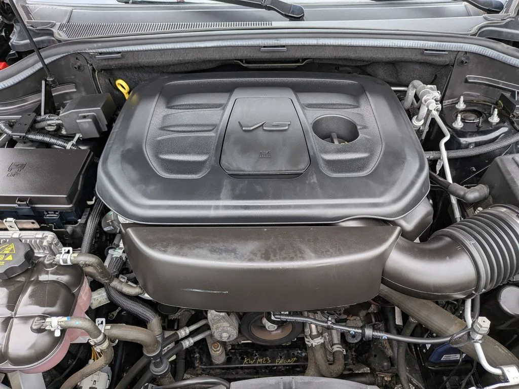 Used 2022 Black Jeep Laredo X image 29