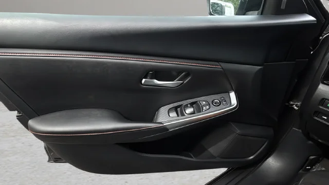 Used 2025 Gray Nissan SR image 17
