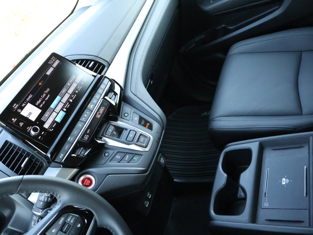 Used 2025  Honda EX-L image 19