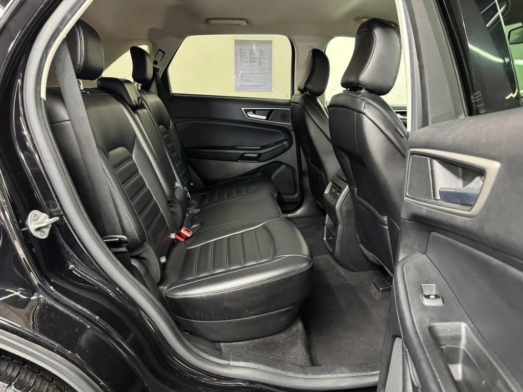 Used 2023 Black Ford SEL image 28