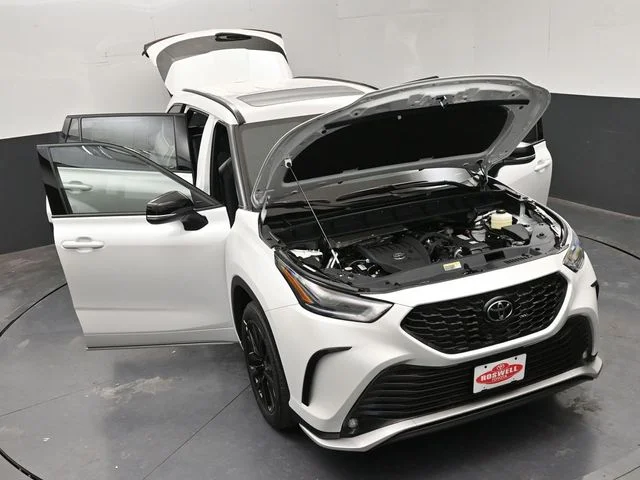 New 2026 Wind Chill Pearl <sup>1</sup> Toyota  XSE image 33