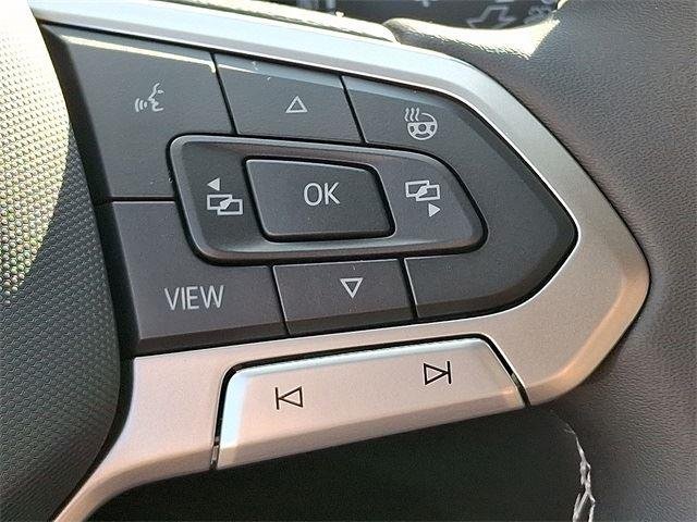 2025 Volkswagen Taos SE - Photo 18