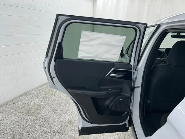 New 2026 White Mitsubishi ES image 16