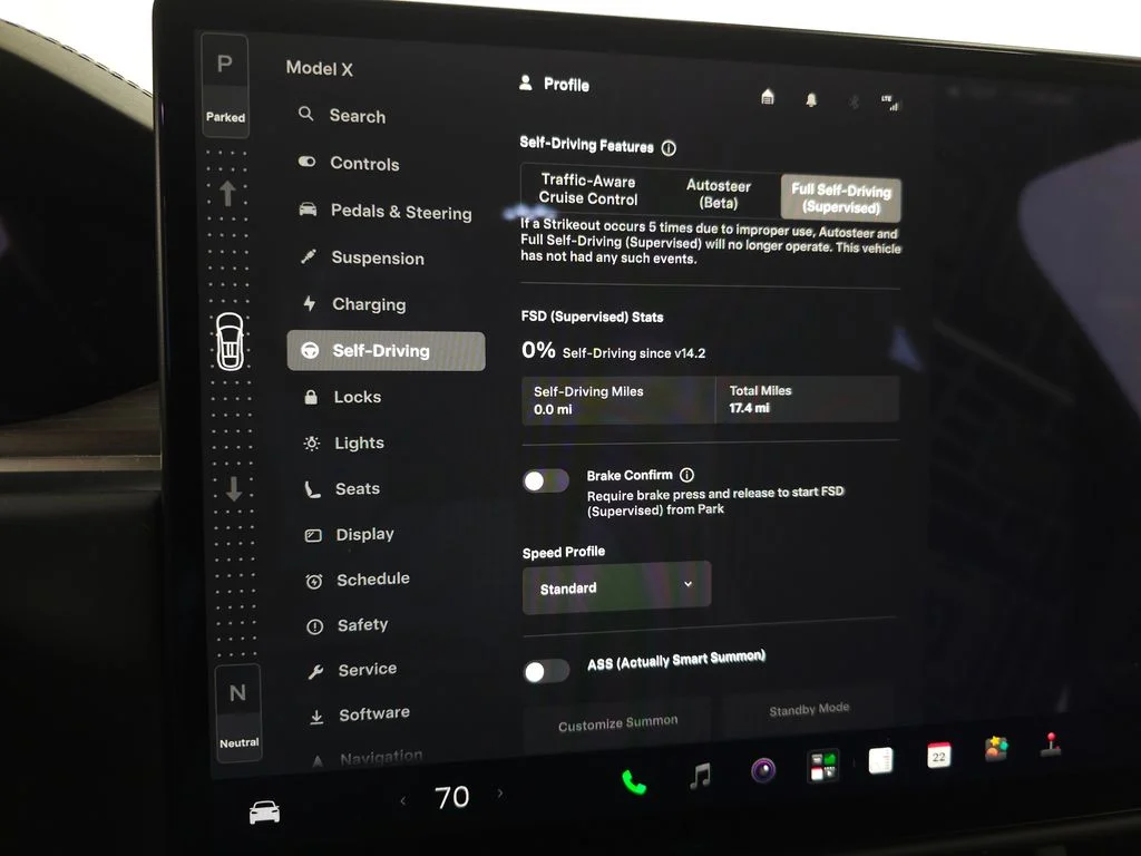 Used 2023  Tesla Standard Range image 24