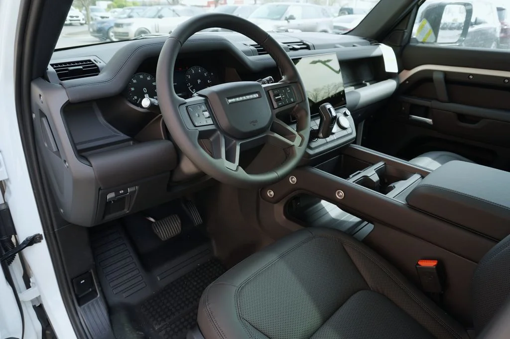 New 2026 Fuji White Land Rover S image 13