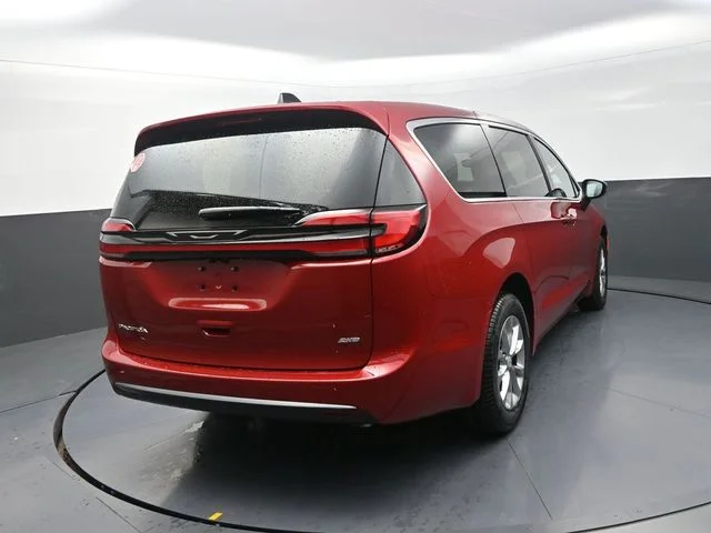 New 2027 Red Hot Pearl-Coat Exterior Paint Chrysler Select image 9