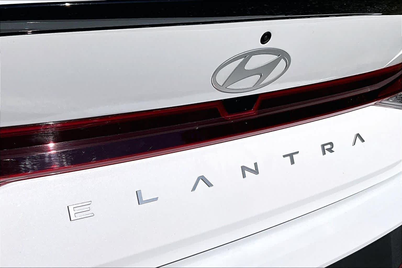 Used 2026 Serenity White Hyundai SEL Sport image 9