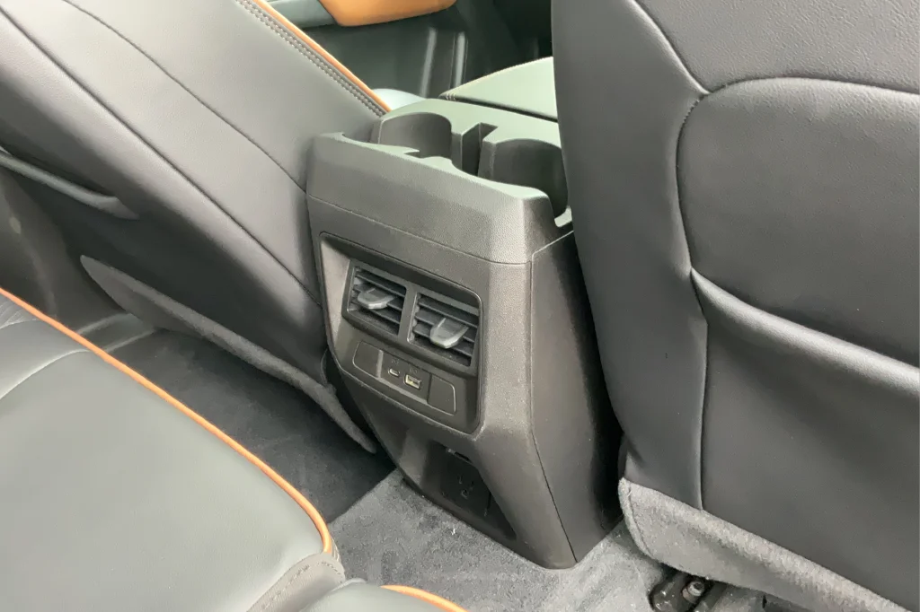 Used 2024 White GMC AT4 image 21