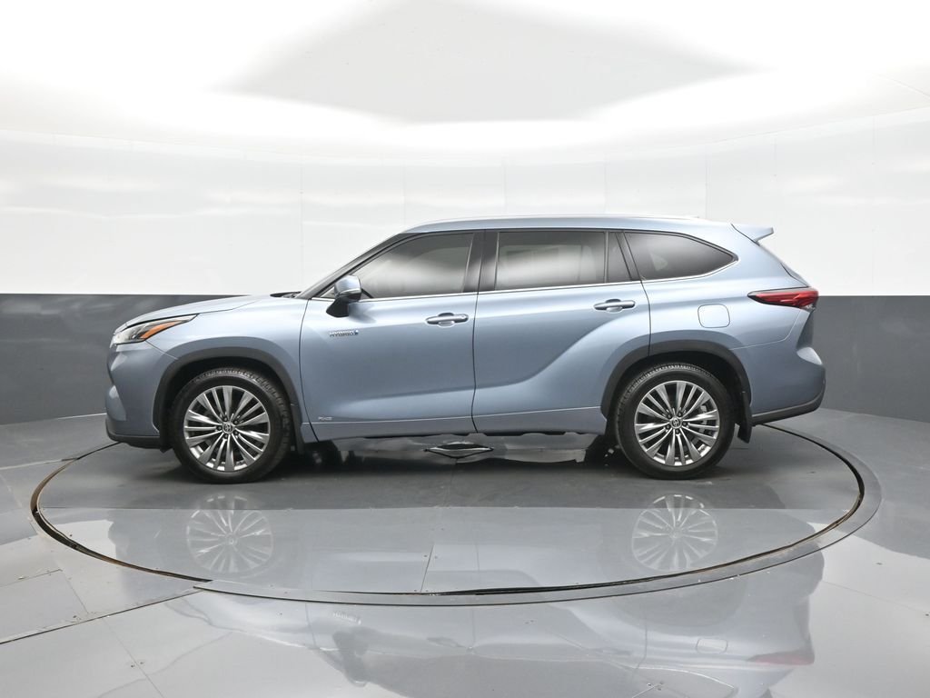 Used 2020  Toyota Platinum image 4