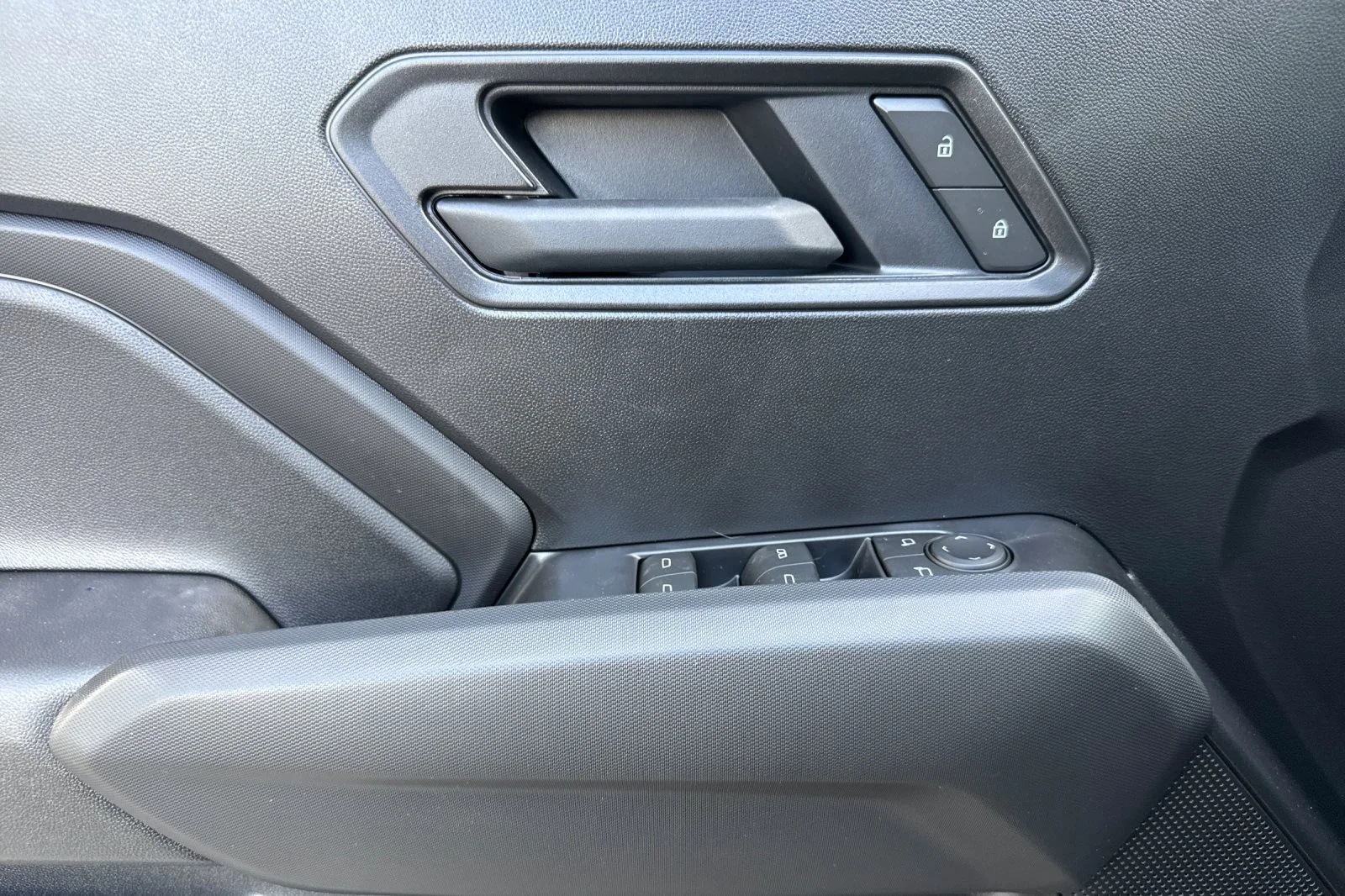 2026 Chevrolet Colorado Trail Boss view 10